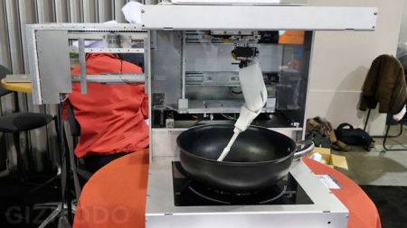 全自动烹饪机器手臂让做饭更简单 一键OK--阿里百秀